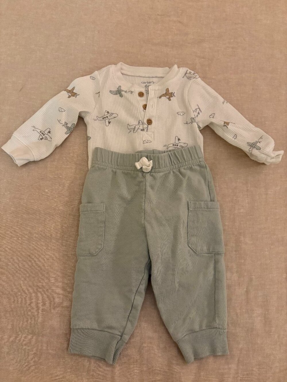 Carter’s Baby Boy 2pc Airplane Shirt & Pants Outfit Set Green 6M - Picture 1 of 4